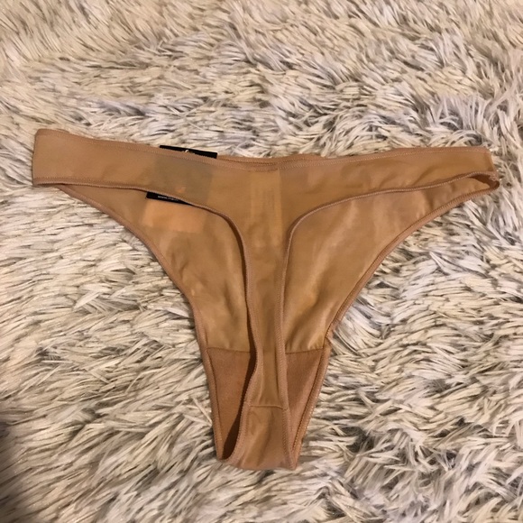 Maidenform No show Invisible Thong panty - Picture 5 of 5